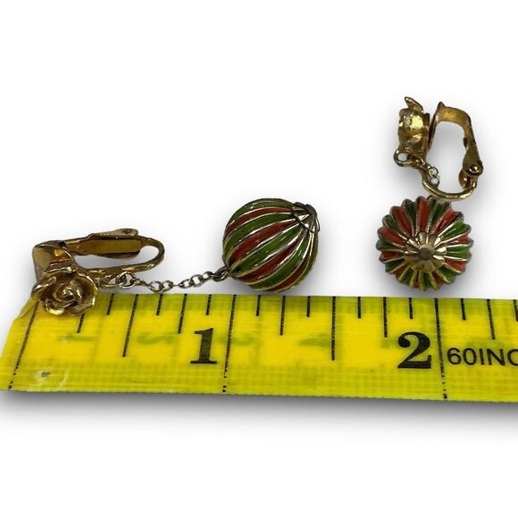 Vintage Gold Tone Rose with Green & Red Drop Dangle Clip On Earrings - Picture 5 of 11
